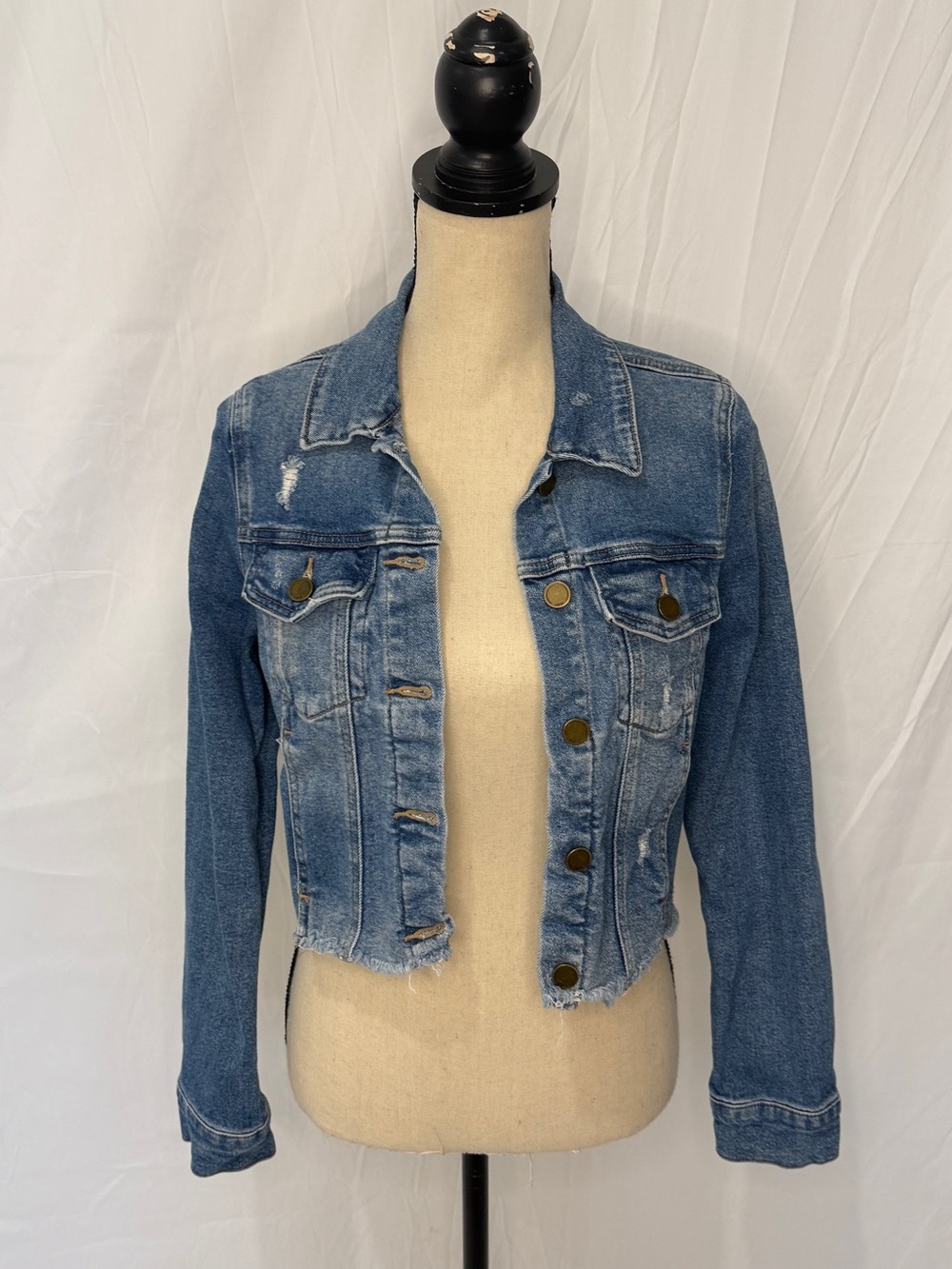 JBD Cropped Fray Medium Wash Denim Jacket